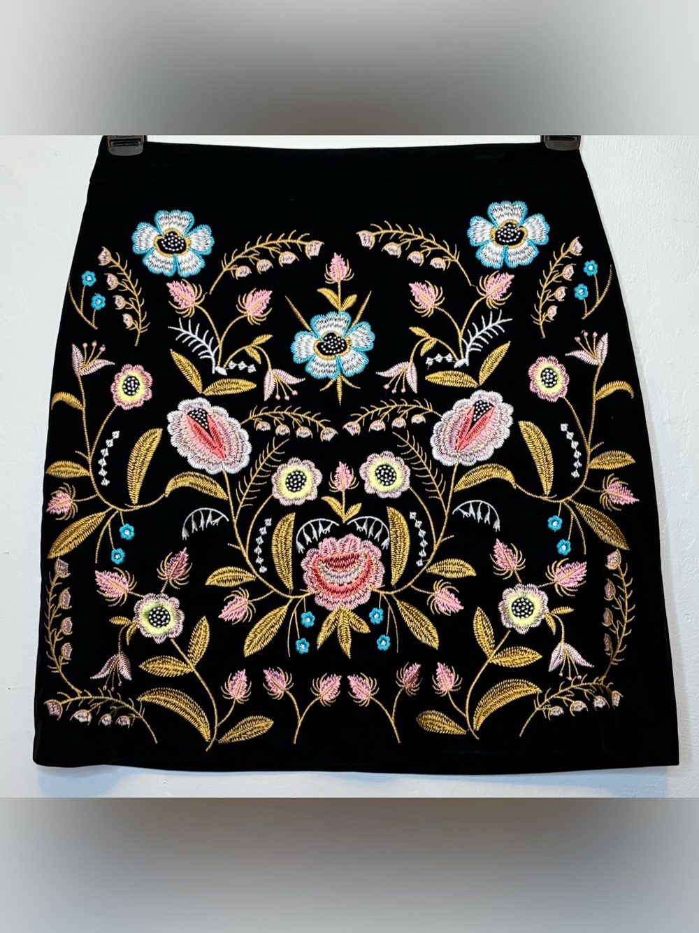 Lucy Paris Black Velvet Floral Embroidered Mini Skirt S
